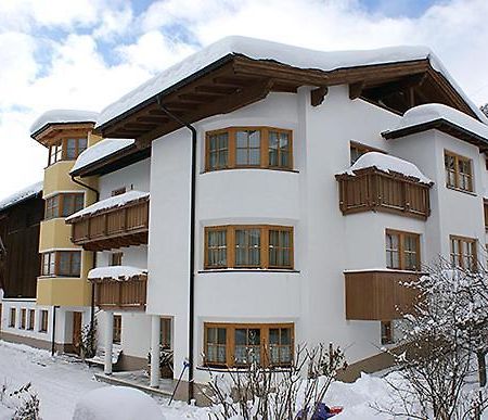 サンクト・アントン・アム・アールベルクHof Am Arlberg - Familie Walterアパートメント エクステリア 写真