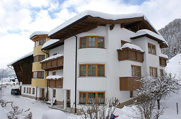 サンクト・アントン・アム・アールベルクHof Am Arlberg - Familie Walterアパートメント エクステリア 写真